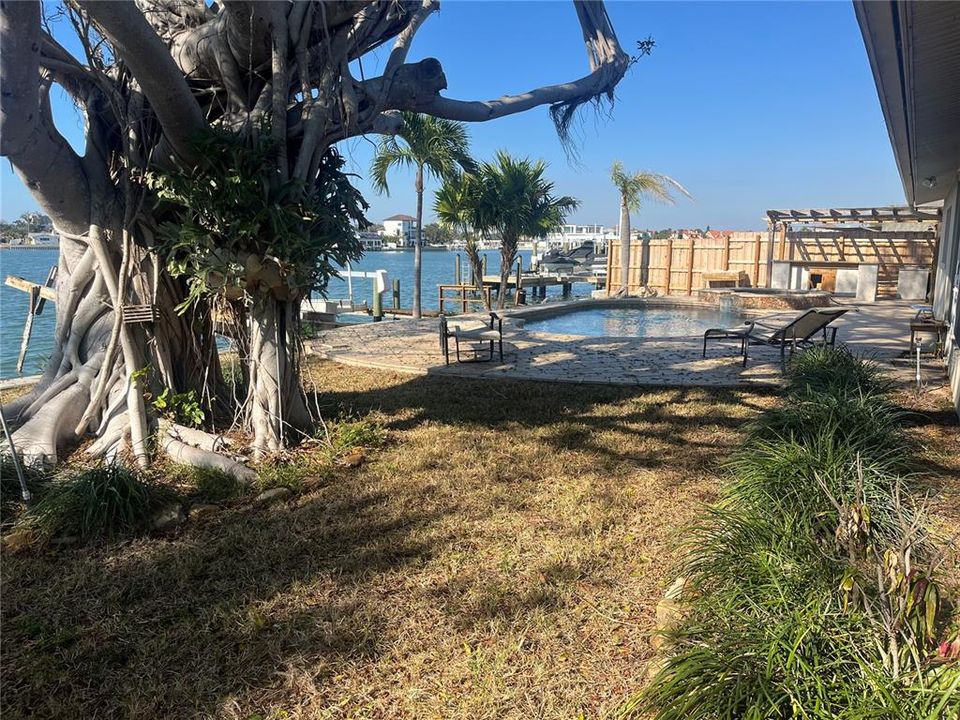 For Sale: $1,050,000 (3 beds, 2 baths, 1830 Square Feet)