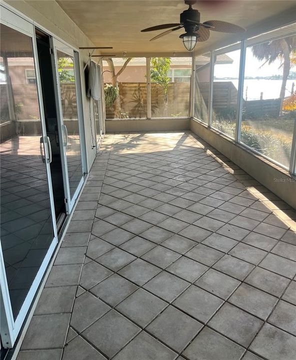 For Sale: $1,050,000 (3 beds, 2 baths, 1830 Square Feet)