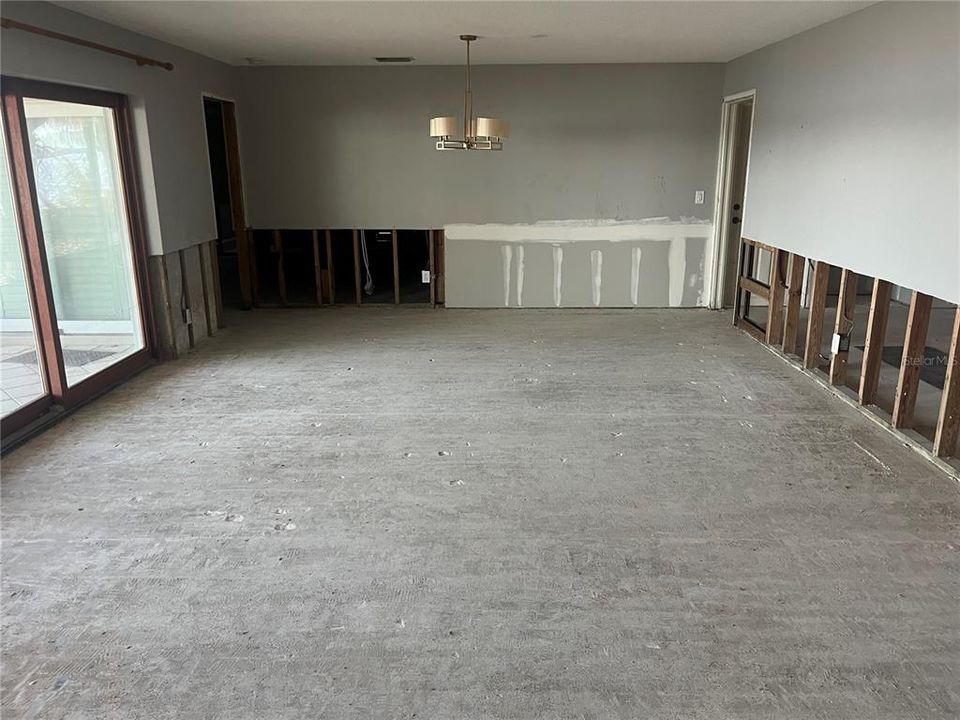 For Sale: $1,050,000 (3 beds, 2 baths, 1830 Square Feet)