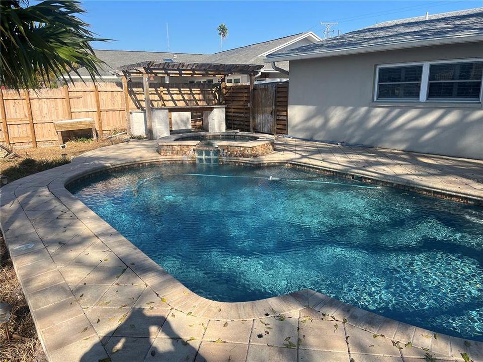 For Sale: $1,050,000 (3 beds, 2 baths, 1830 Square Feet)