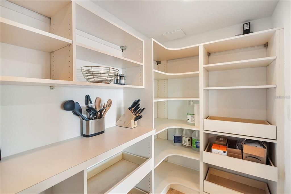 待售: $14,990,000 (6 贝兹, 5 浴室, 6468 平方英尺)