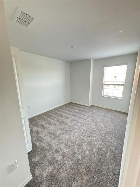 В аренду: $2,050 (4 спален, 2 ванн, 1933 Квадратных фут)