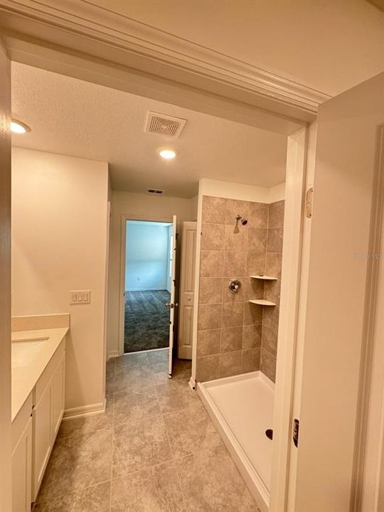 В аренду: $2,050 (4 спален, 2 ванн, 1933 Квадратных фут)