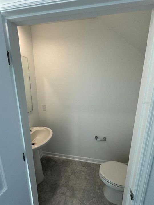 В аренду: $2,050 (4 спален, 2 ванн, 1933 Квадратных фут)