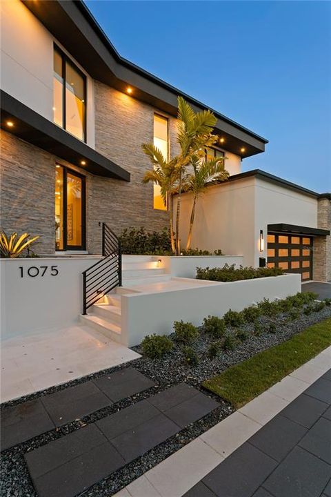 For Sale: $9,800,000 (5 beds, 5 baths, 6800 Square Feet)