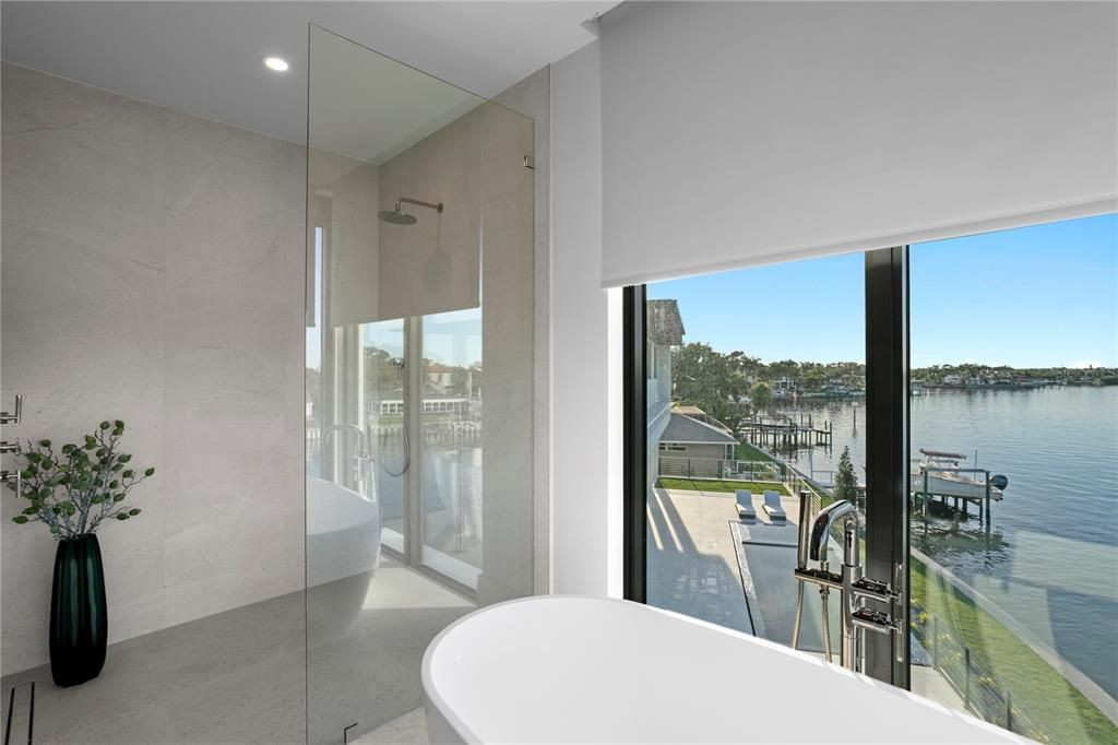 For Sale: $9,800,000 (5 beds, 5 baths, 6800 Square Feet)