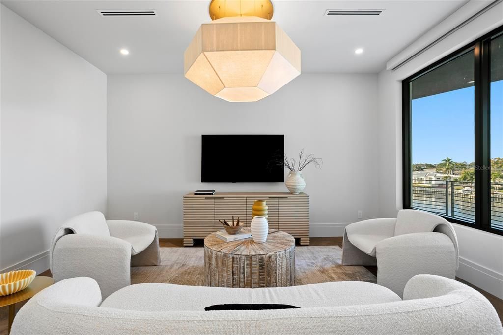 For Sale: $9,800,000 (5 beds, 5 baths, 6800 Square Feet)