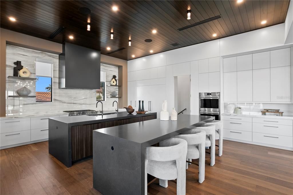 For Sale: $9,800,000 (5 beds, 5 baths, 6800 Square Feet)