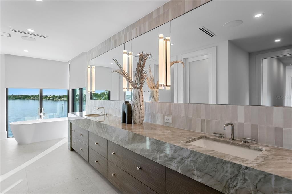 For Sale: $9,800,000 (5 beds, 5 baths, 6800 Square Feet)