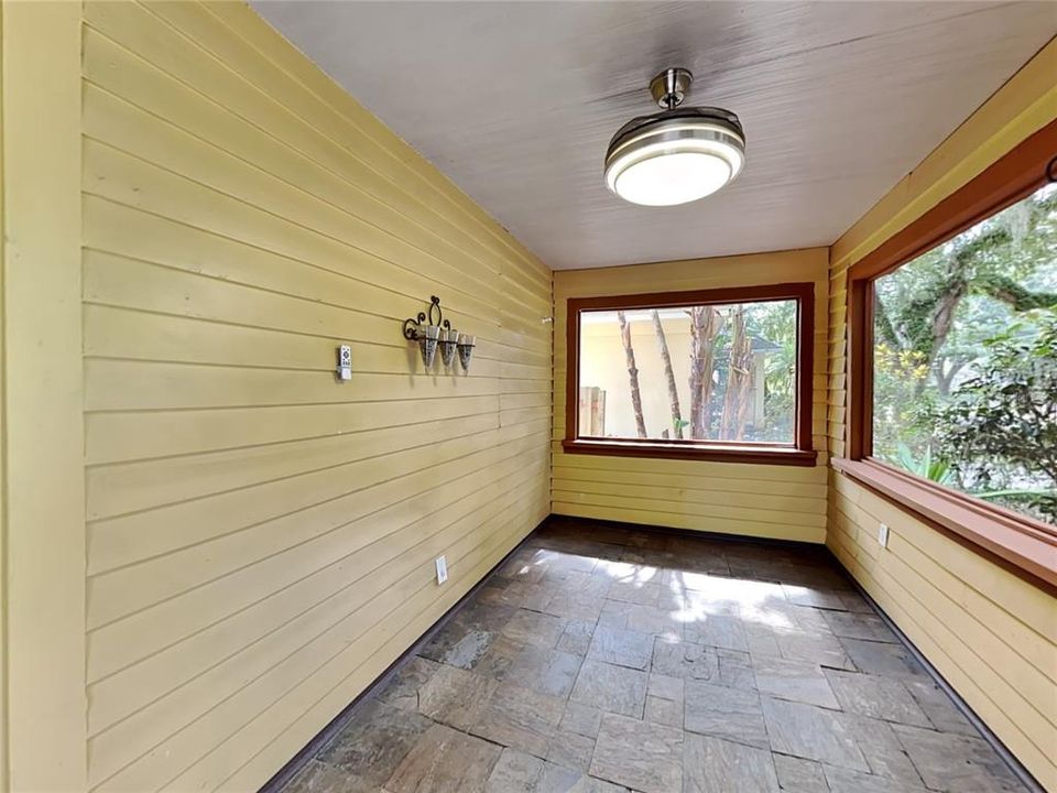 For Rent: $2,300 (2 beds, 2 baths, 1200 Square Feet)