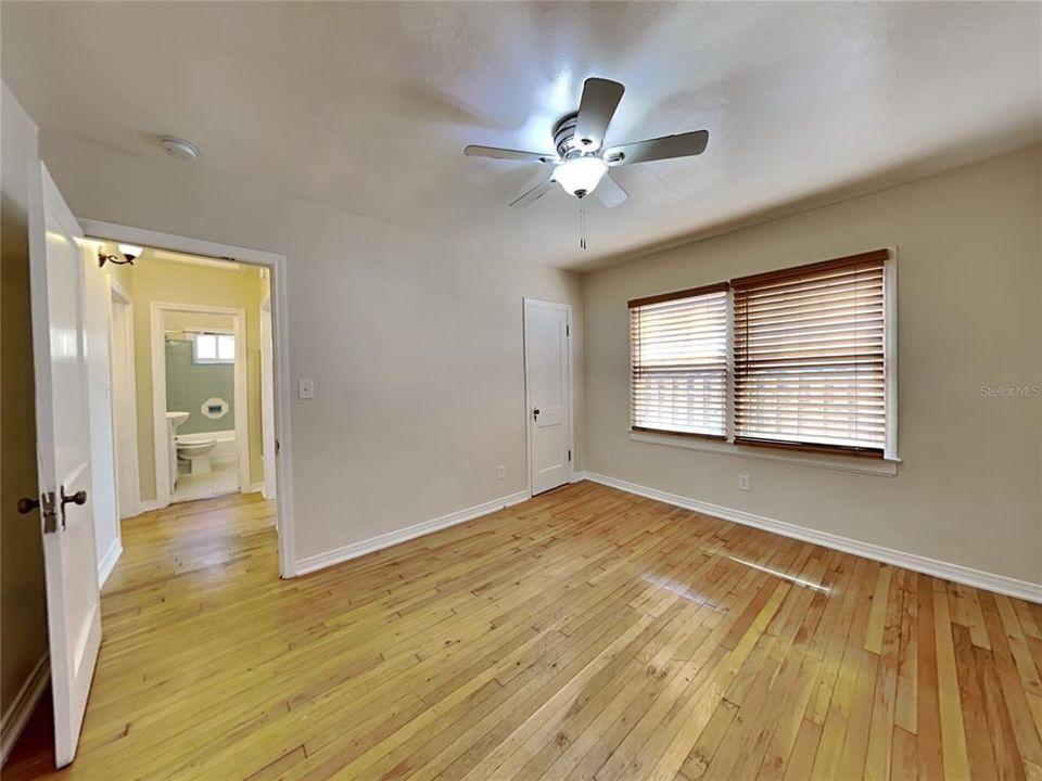 For Rent: $2,300 (2 beds, 2 baths, 1200 Square Feet)