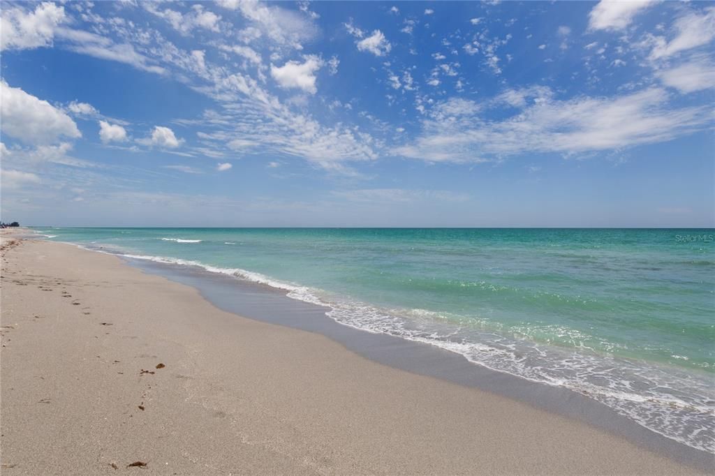 Active With Contract: $589,000 (4 beds, 2 baths, 2200 Square Feet)