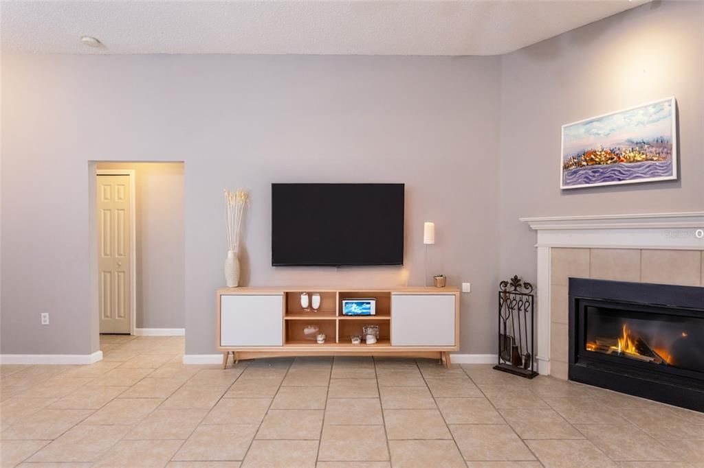 For Sale: $290,000 (3 beds, 2 baths, 1537 Square Feet)