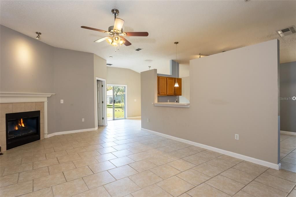 For Sale: $290,000 (3 beds, 2 baths, 1537 Square Feet)