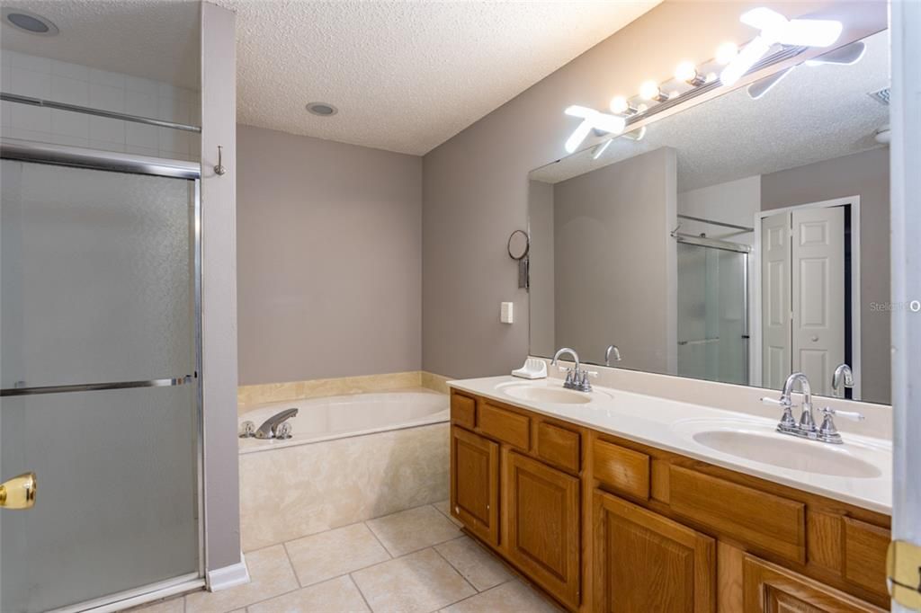 For Sale: $290,000 (3 beds, 2 baths, 1537 Square Feet)