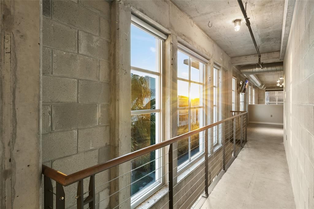 На продажу: $659,900 (1 спален, 2 ванн, 1350 Квадратных фут)