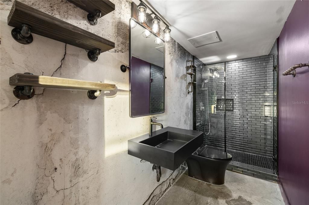 На продажу: $659,900 (1 спален, 2 ванн, 1350 Квадратных фут)