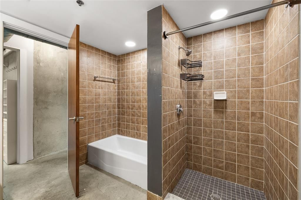 На продажу: $659,900 (1 спален, 2 ванн, 1350 Квадратных фут)