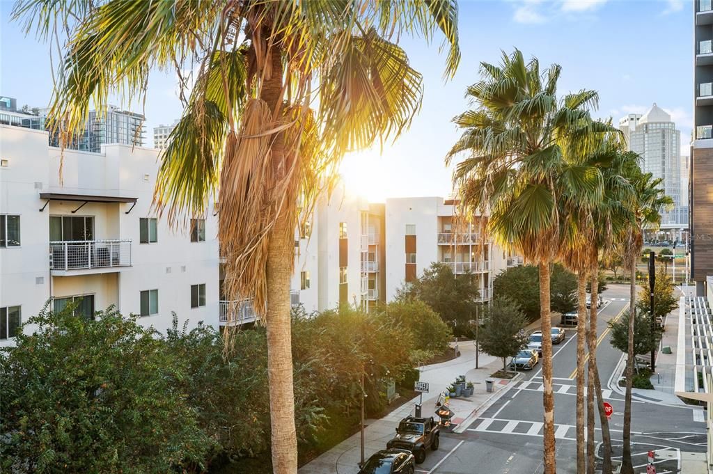 На продажу: $659,900 (1 спален, 2 ванн, 1350 Квадратных фут)