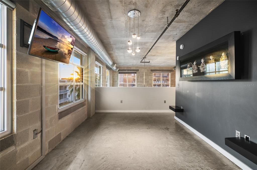 На продажу: $659,900 (1 спален, 2 ванн, 1350 Квадратных фут)