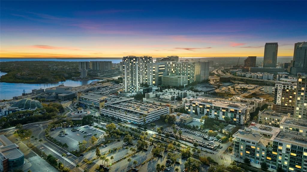 На продажу: $659,900 (1 спален, 2 ванн, 1350 Квадратных фут)