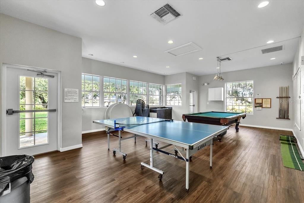 For Sale: $329,000 (3 beds, 2 baths, 1561 Square Feet)