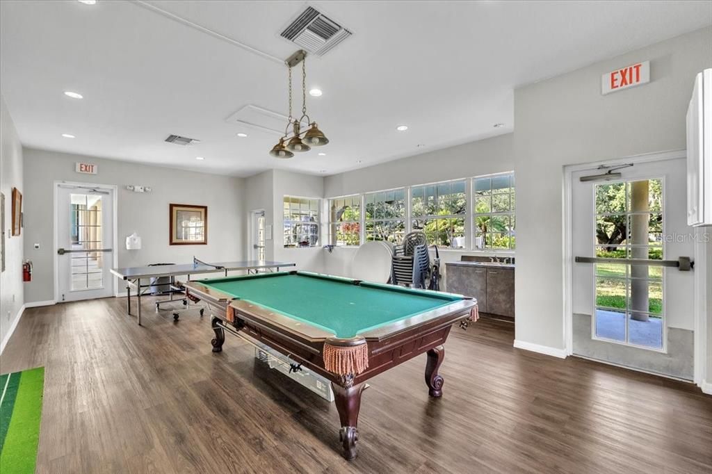 For Sale: $329,000 (3 beds, 2 baths, 1561 Square Feet)