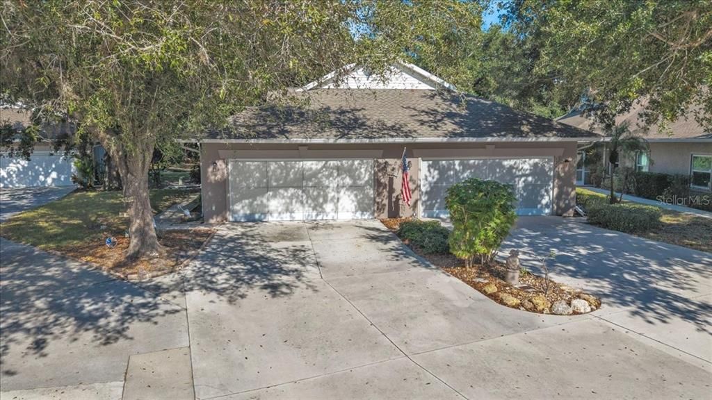 For Sale: $329,000 (3 beds, 2 baths, 1561 Square Feet)