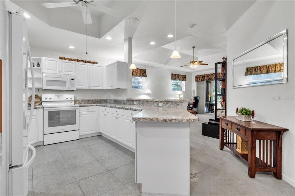 For Sale: $329,000 (3 beds, 2 baths, 1561 Square Feet)