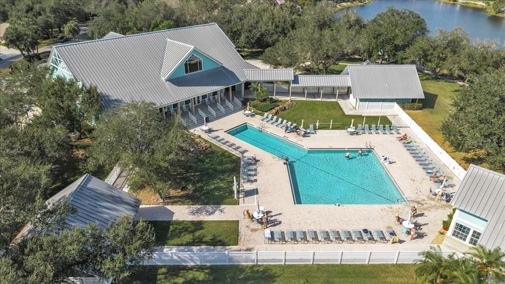 For Sale: $329,000 (3 beds, 2 baths, 1561 Square Feet)