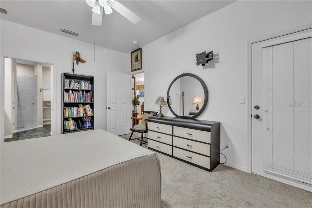 For Sale: $329,000 (3 beds, 2 baths, 1561 Square Feet)