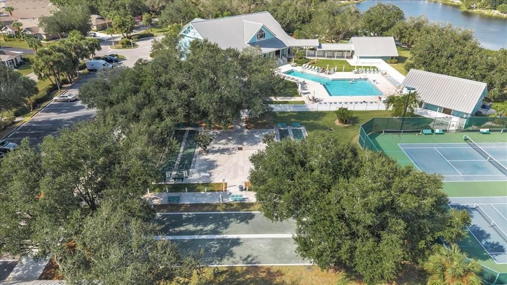 For Sale: $329,000 (3 beds, 2 baths, 1561 Square Feet)