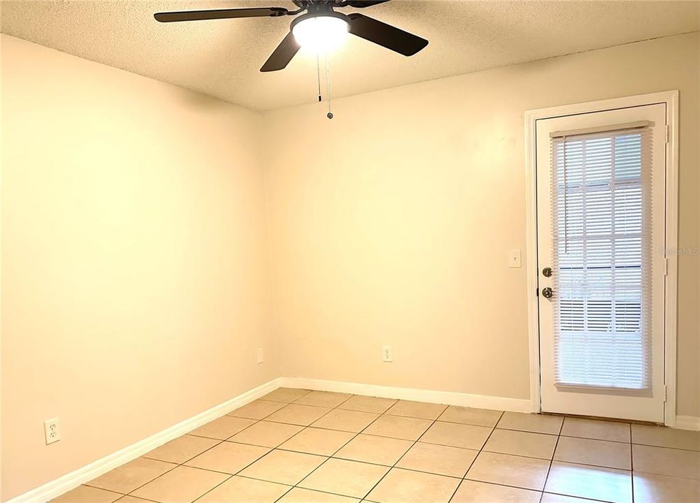 En Venta: $285,000 (3 camas, 2 baños, 1375 Pies cuadrados)