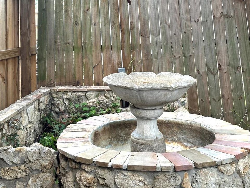 En Venta: $285,000 (3 camas, 2 baños, 1375 Pies cuadrados)