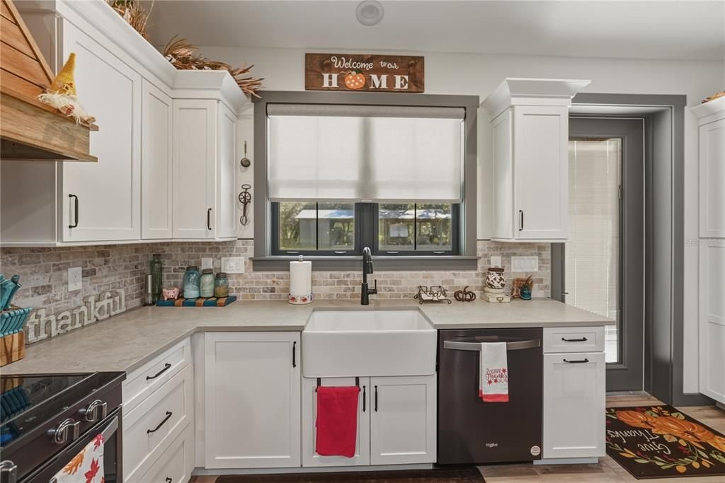 待售: $1,600,000 (6 贝兹, 6 浴室, 4945 平方英尺)