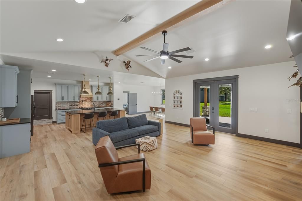 待售: $1,600,000 (6 贝兹, 6 浴室, 4945 平方英尺)