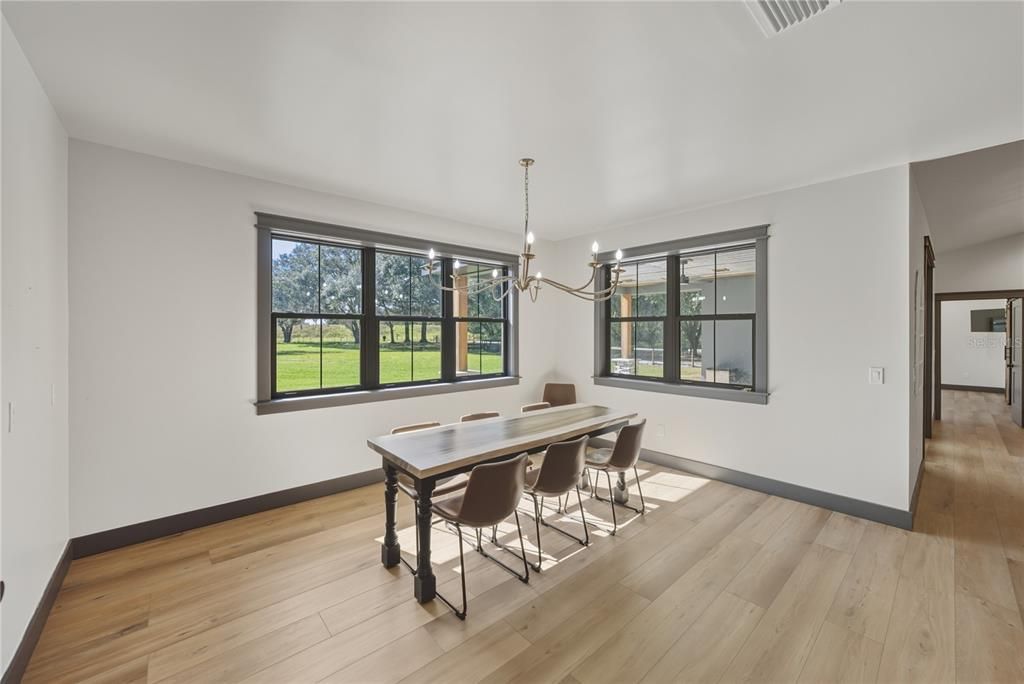 待售: $1,600,000 (6 贝兹, 6 浴室, 4945 平方英尺)