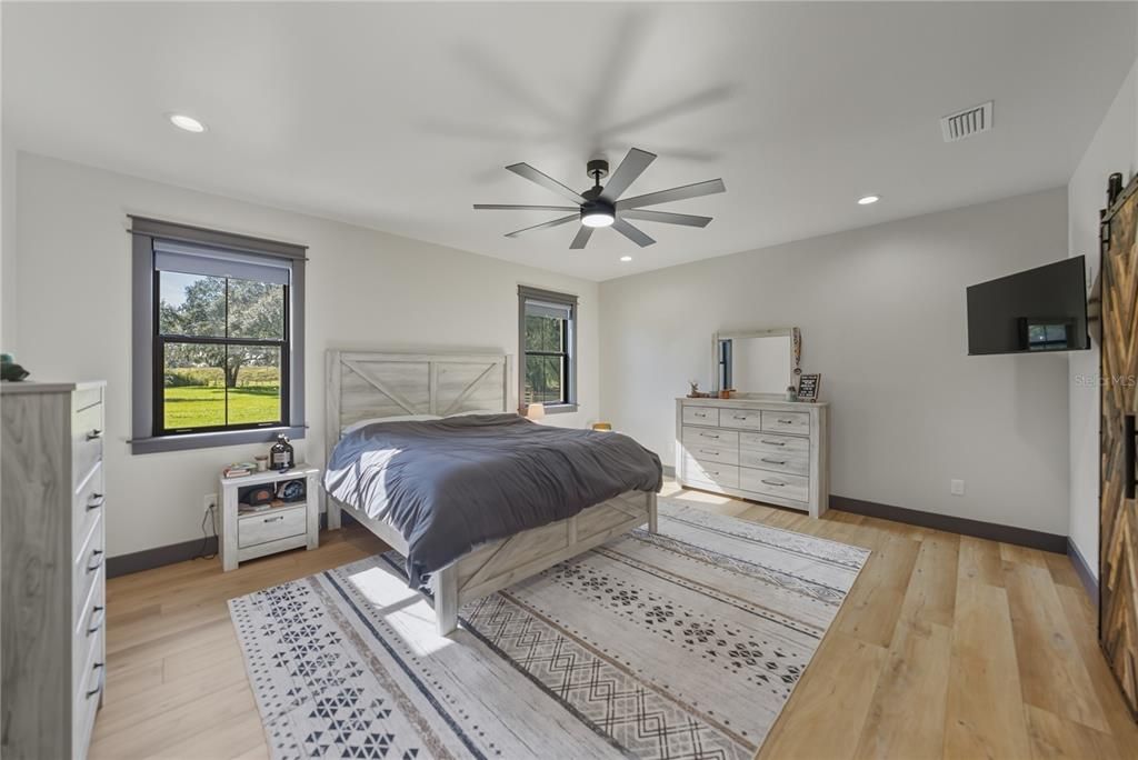 待售: $1,600,000 (6 贝兹, 6 浴室, 4945 平方英尺)