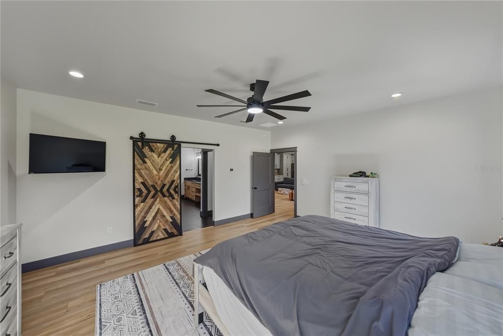 待售: $1,600,000 (6 贝兹, 6 浴室, 4945 平方英尺)