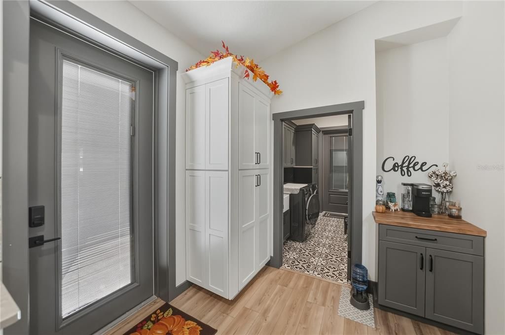 待售: $1,600,000 (6 贝兹, 6 浴室, 4945 平方英尺)