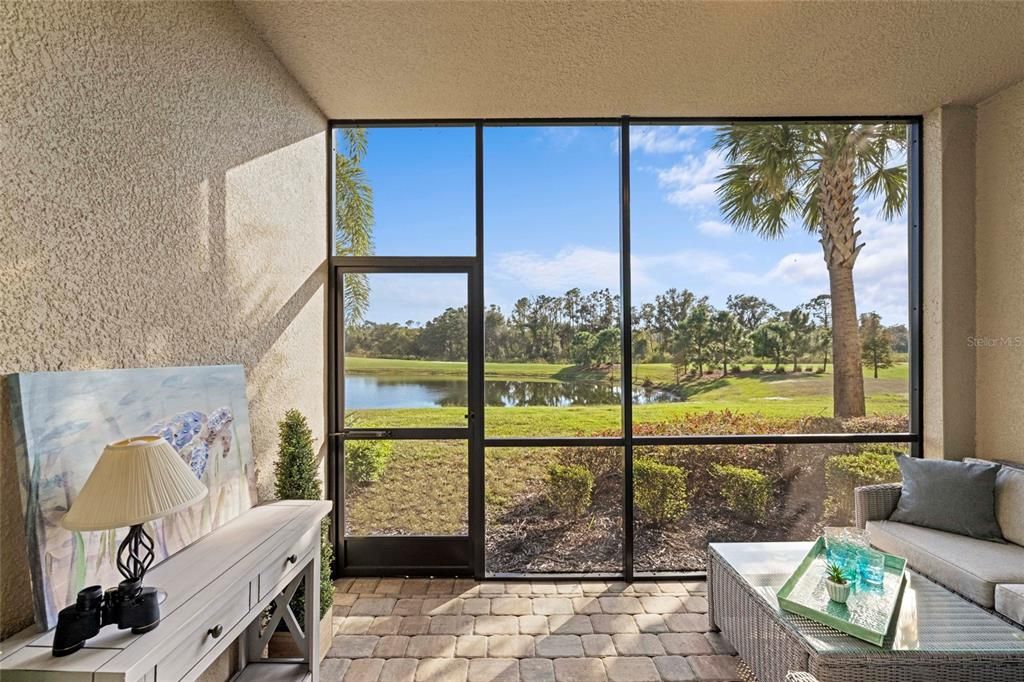 For Sale: $275,000 (2 beds, 2 baths, 1121 Square Feet)