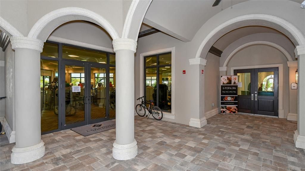 For Sale: $275,000 (2 beds, 2 baths, 1121 Square Feet)