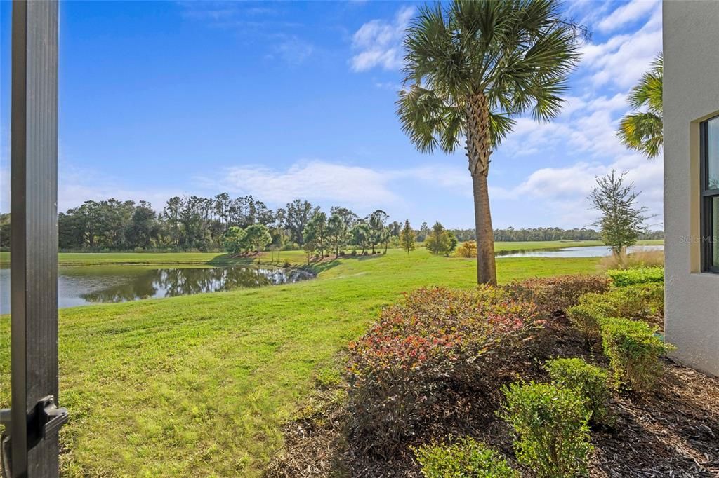 For Sale: $275,000 (2 beds, 2 baths, 1121 Square Feet)