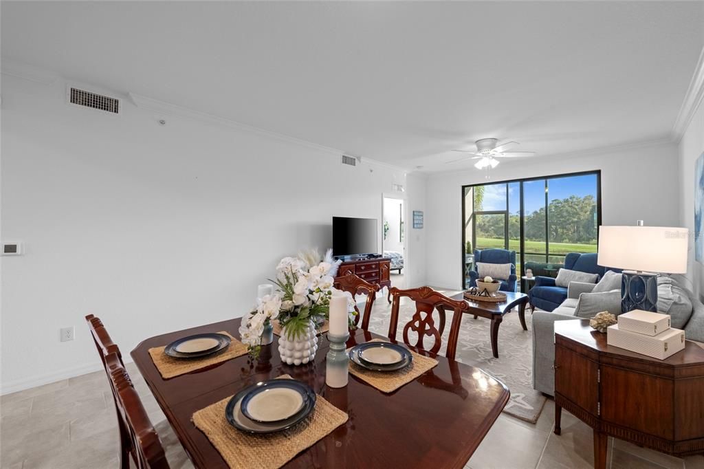 For Sale: $275,000 (2 beds, 2 baths, 1121 Square Feet)