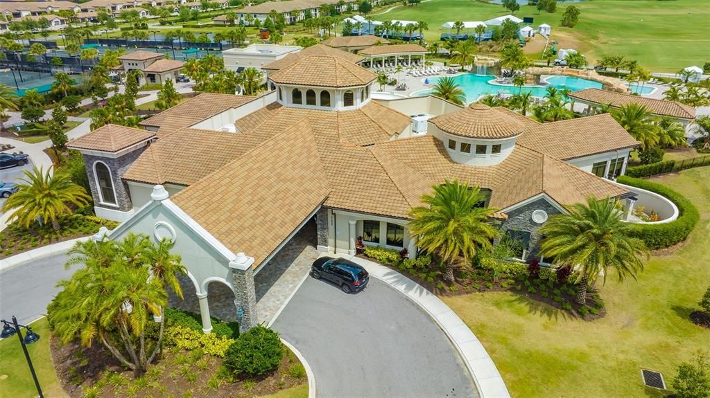 For Sale: $275,000 (2 beds, 2 baths, 1121 Square Feet)