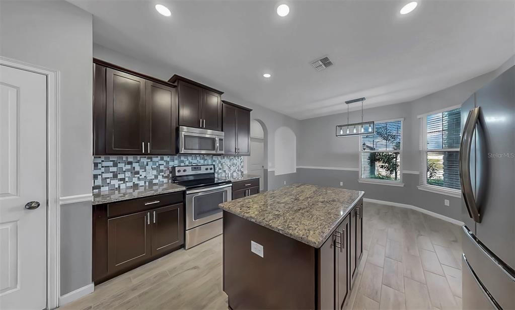 На продажу: $475,000 (4 спален, 3 ванн, 2240 Квадратных фут)