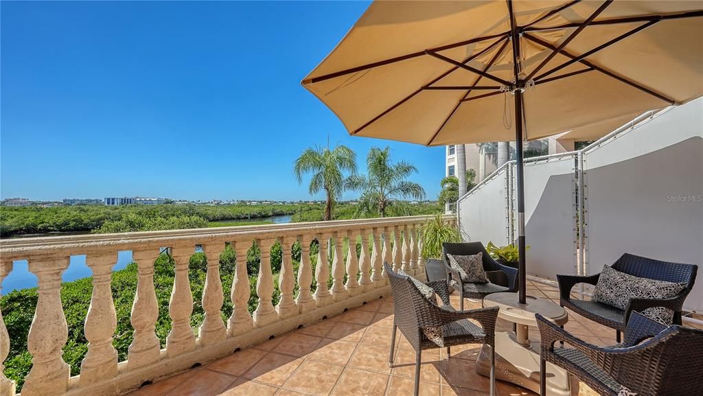 For Sale: $695,000 (3 beds, 2 baths, 1603 Square Feet)