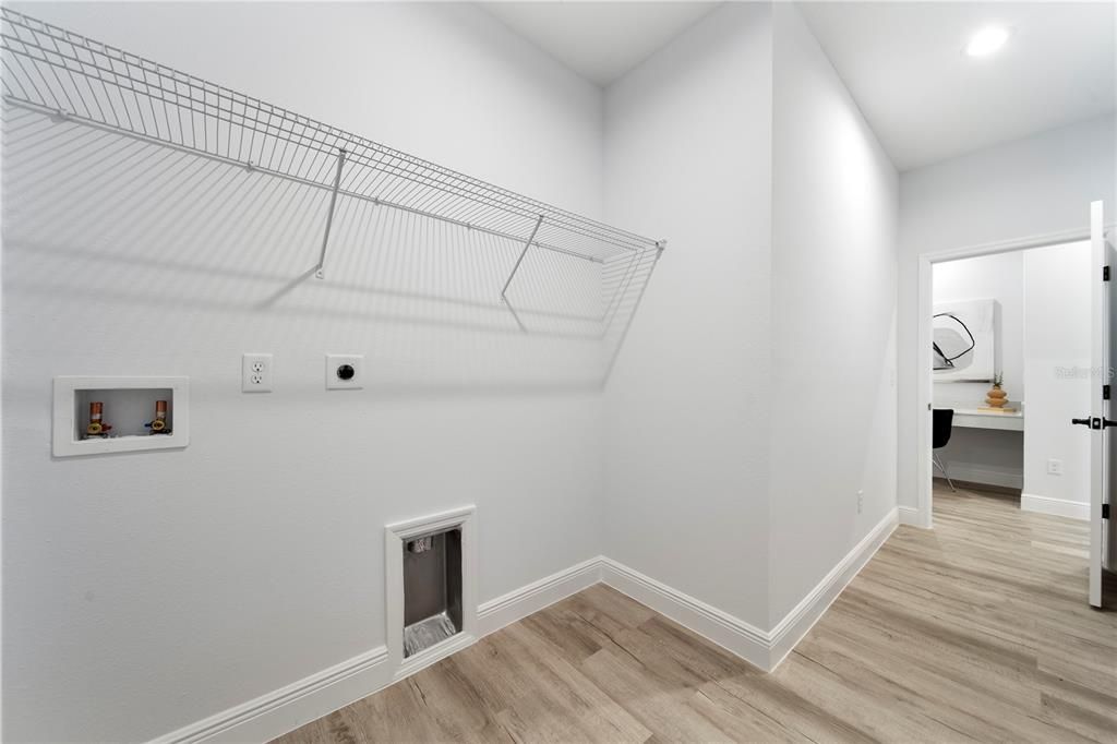 For Sale: $339,900 (4 beds, 2 baths, 1793 Square Feet)