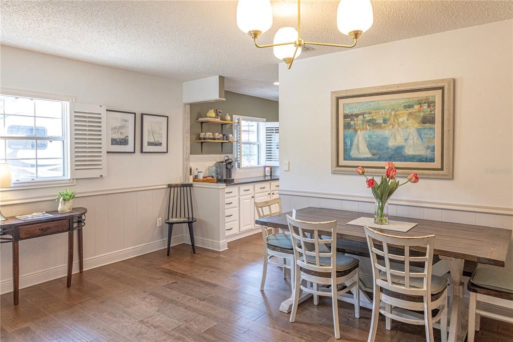 出租: $3,250 (3 贝兹, 3 浴室, 1700 平方英尺)