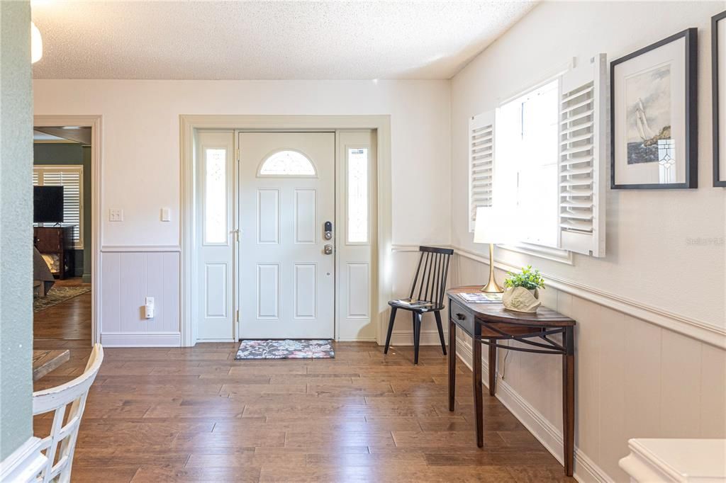 出租: $3,250 (3 贝兹, 3 浴室, 1700 平方英尺)